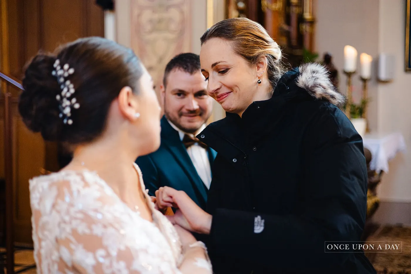 Amandine hugging the bride